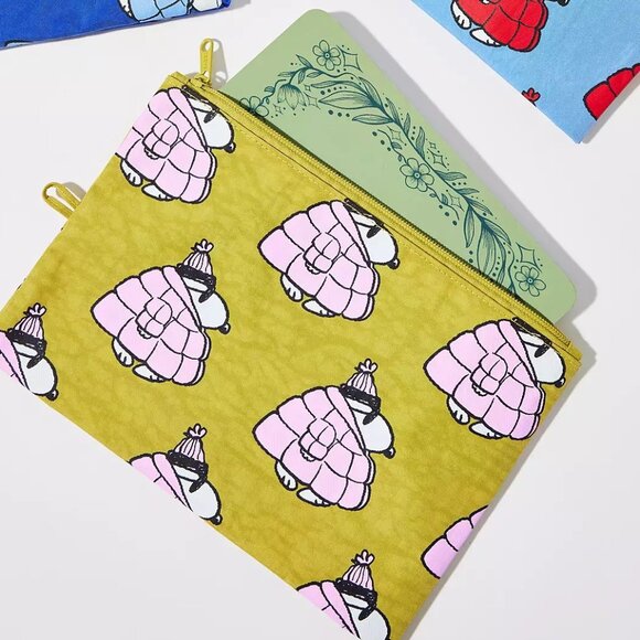 NWOT Baggu Go Pouch Medium - Puffer Snoopy (Butter) - Picture 4 of 6